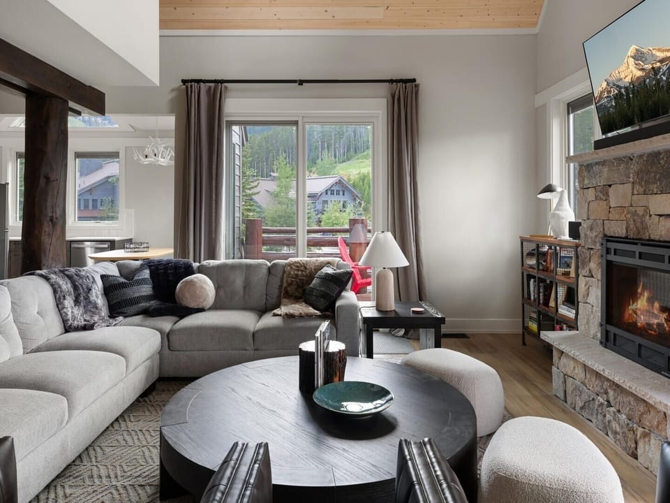 Architecture, Building, Furniture, Indoors, Living Room