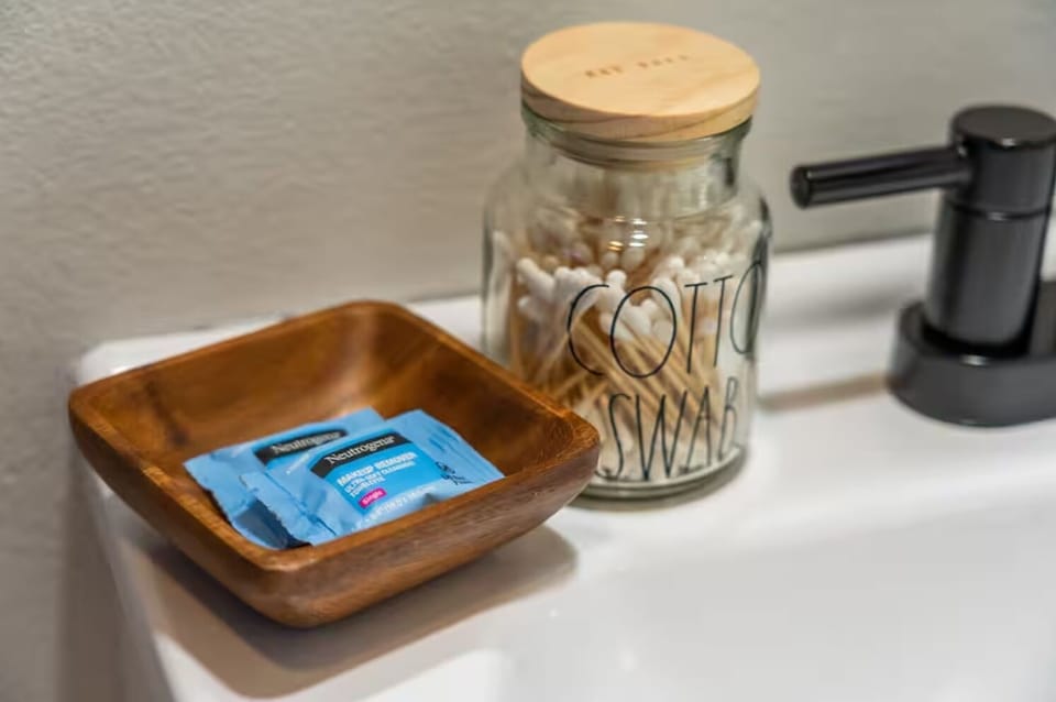 Bathroom amenities