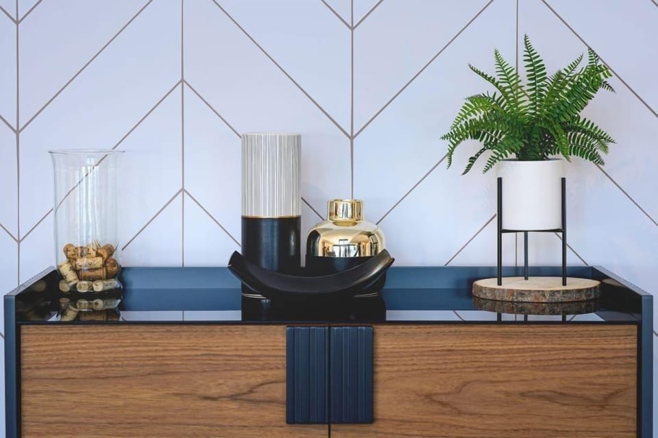 Dining room, details