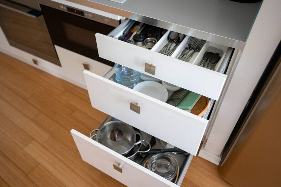 Kitchen with Dishwasher and Coffee Machine | Book Now with RENTUJEMY.COM