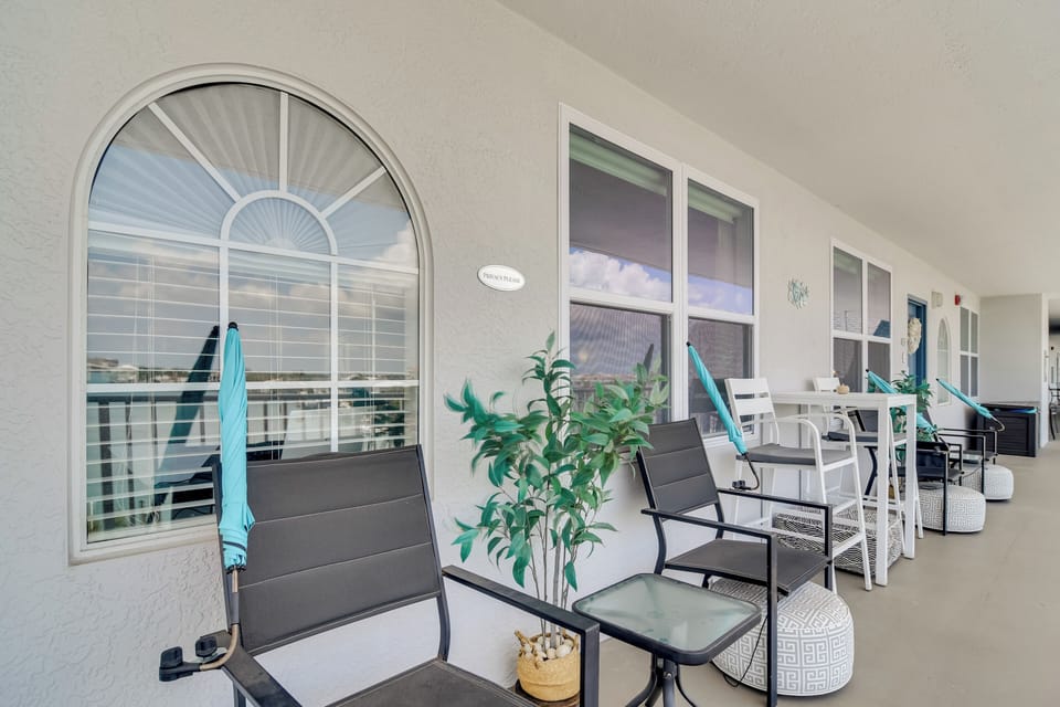 Viewing Deck | Canal Views | Great for Spotting Dolphins & Pelicans