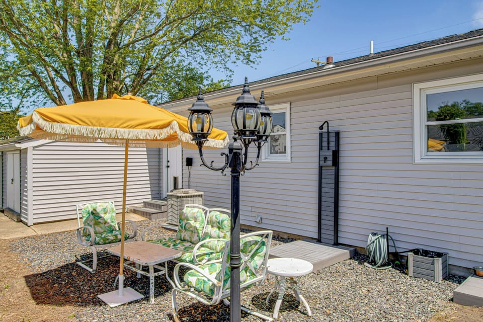 Somers Point Vacation Rental | 3BR | 2BA | 1,203 Sq Ft | 2 Steps to Enter