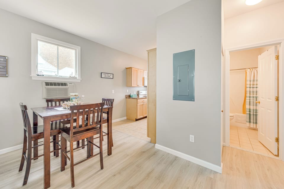 Dining Table | Dishware & Flatware Provided