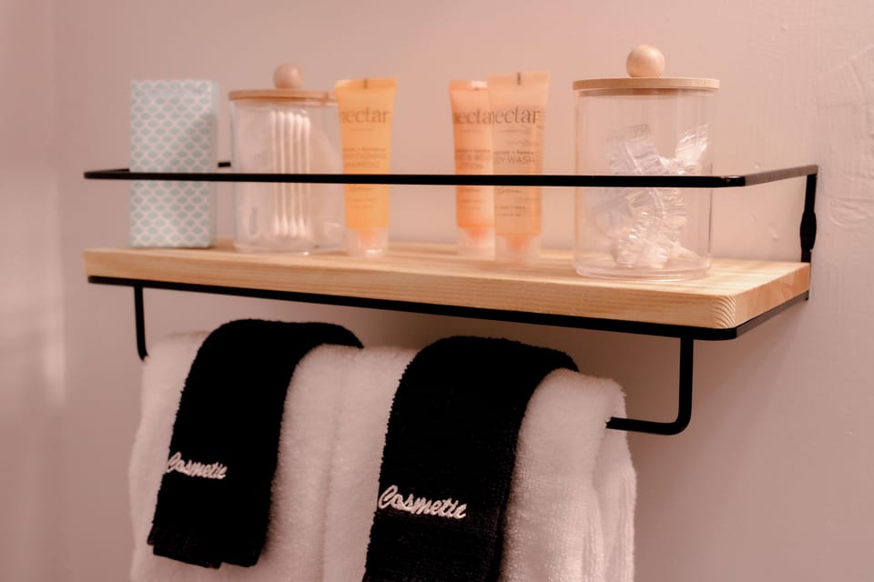 Bathroom amenities