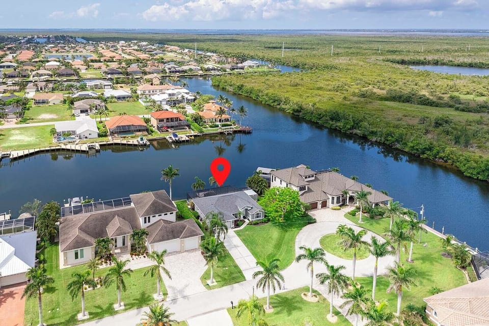 Vista Solare is Located 3.75 Miles Distance to the Gulf with Direct Gulf Access and No Bridges