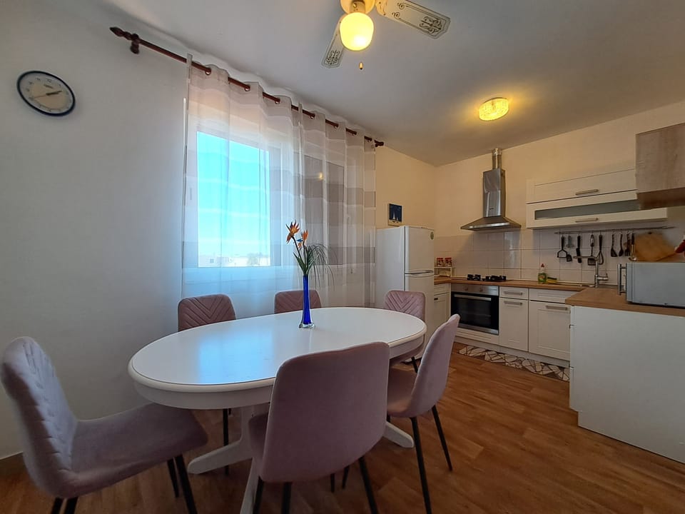 Dining room 1