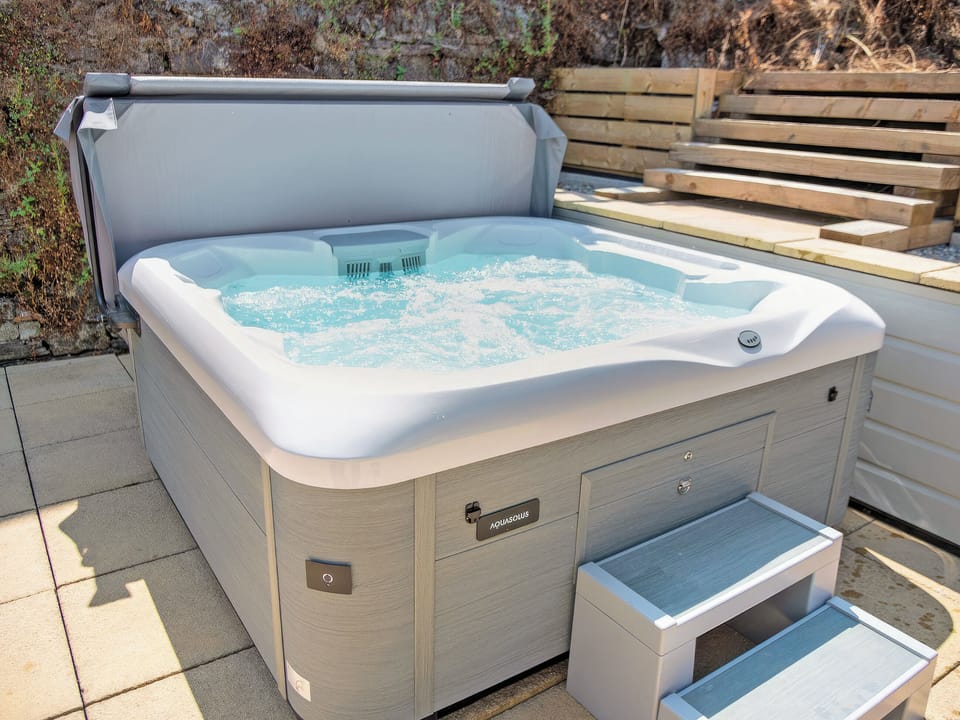 Outdoor area | 3 Le Dorney Villa - Le Dorney Villas, Par