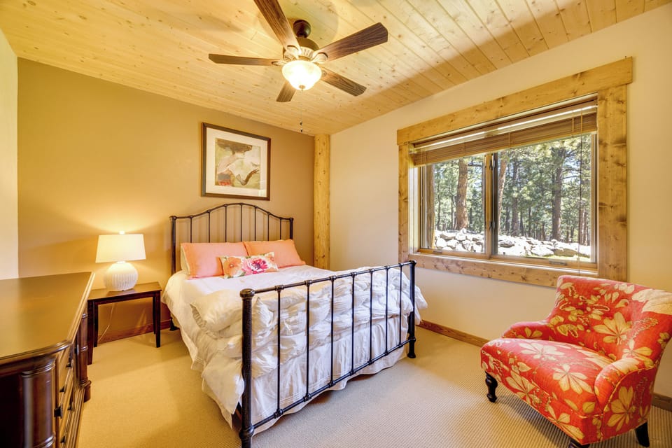 Bedroom 4 | Lower Level | Queen Bed | Linens Provided