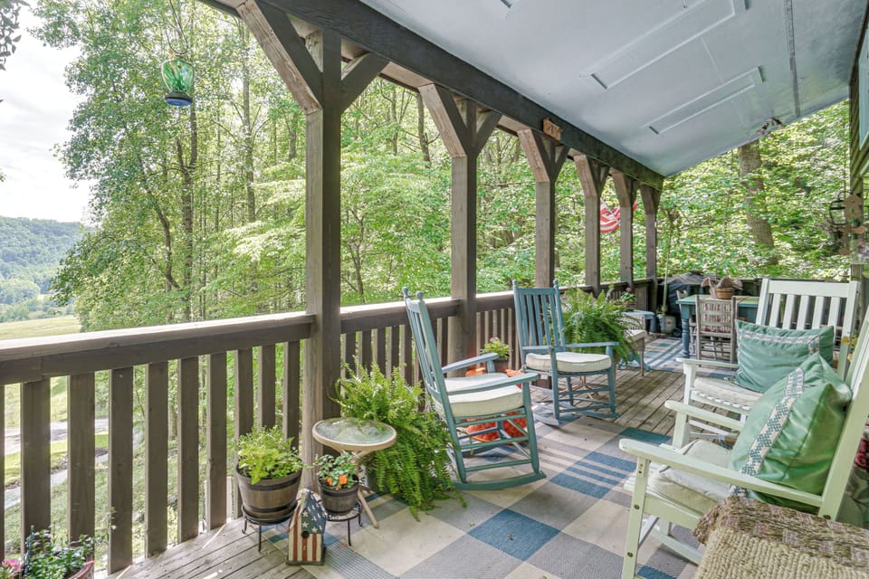 Robbinsville Vacation Rental | 1BR | 2BA | 1,500 Sq Ft | Stairs Required