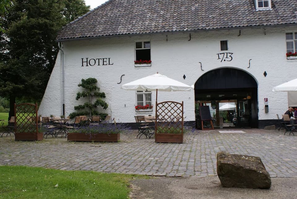 authentic Limburg square farmhouse dating back to 1713