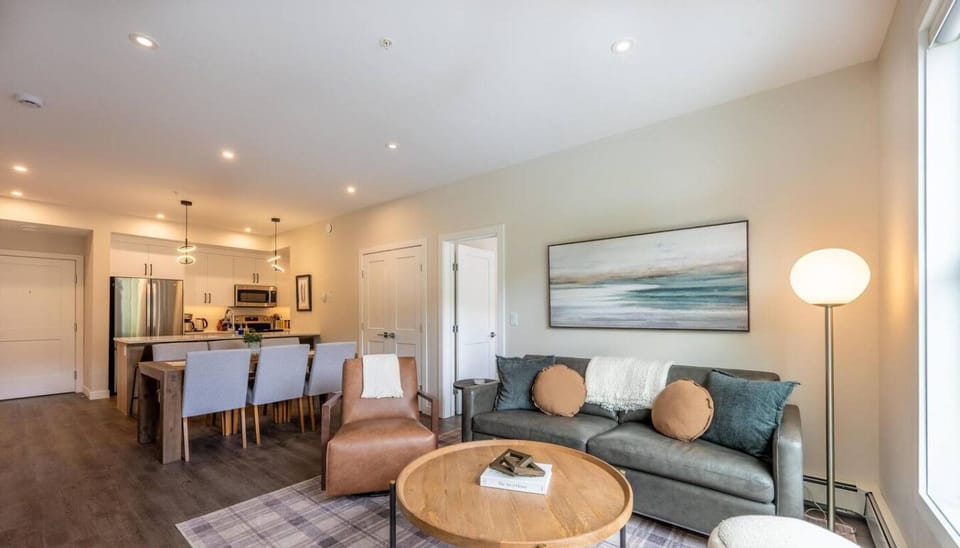 From cozy evenings to fun dinners, this open space has it all.