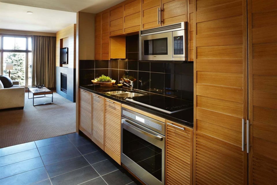 Efficiency-style kitchen, Nespresso coffee/espresso machine
