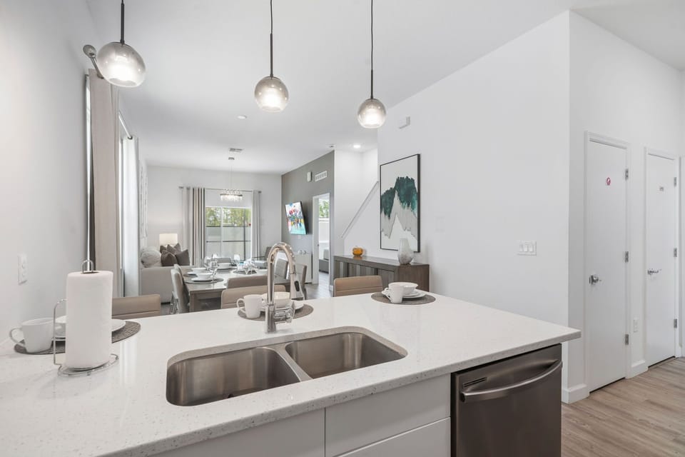 Fully equipped kitchen