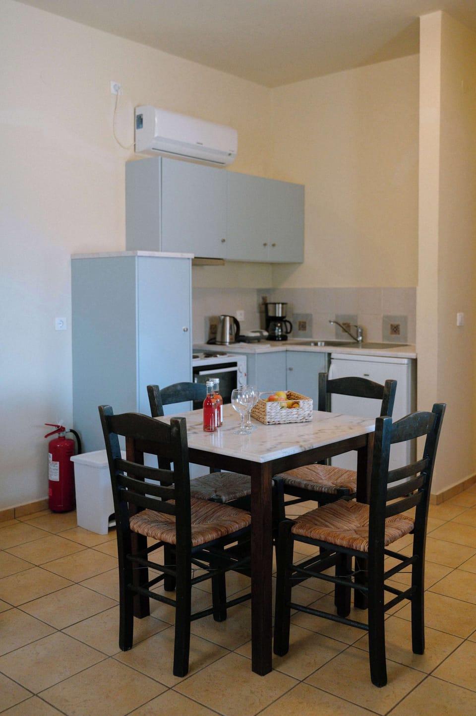 Open-Plan Dining & Kitchen Space

