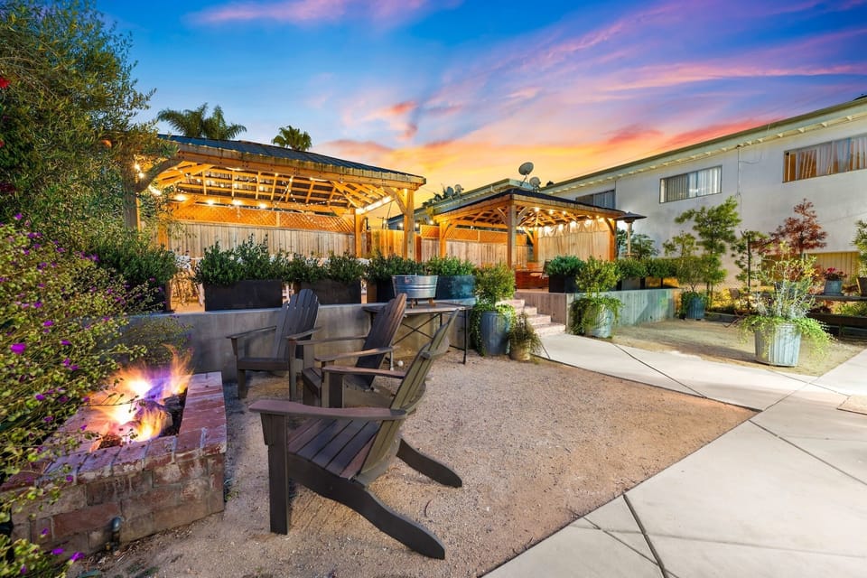 OutDoor Chilling around the firepit!