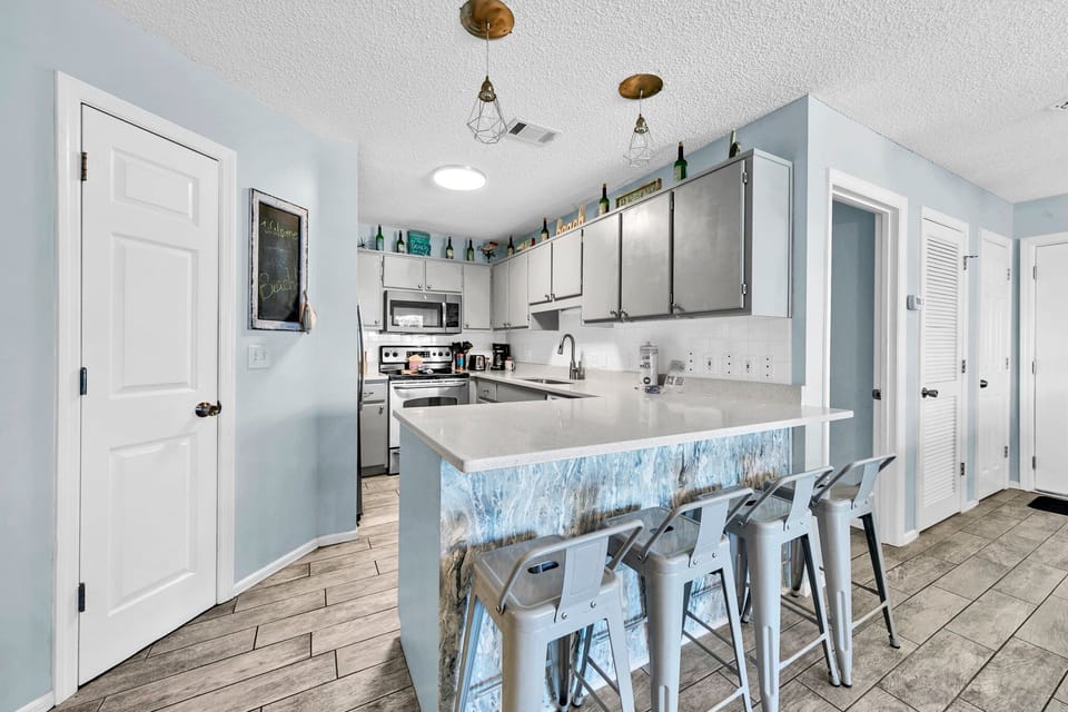 Eat-in bar seating