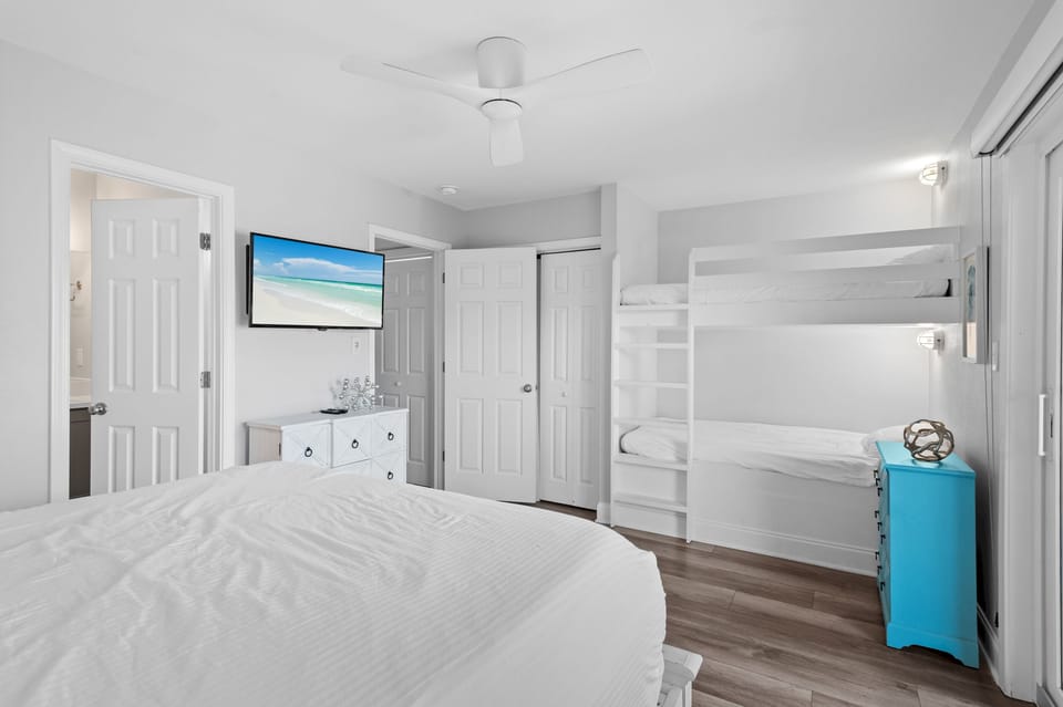 Guest bedroom