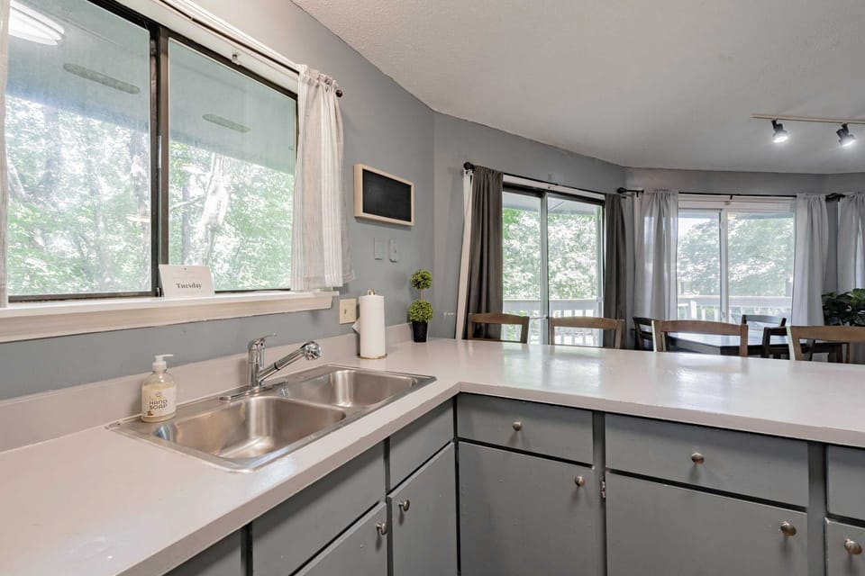 Kitchen sink