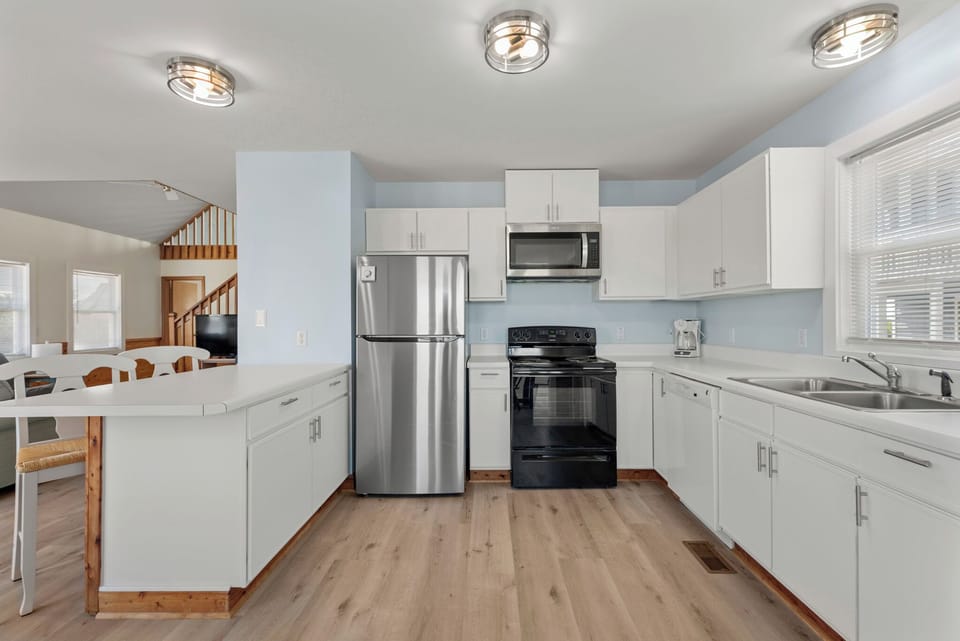 SN2923: RoSea Retreat | Mid Level Kitchen