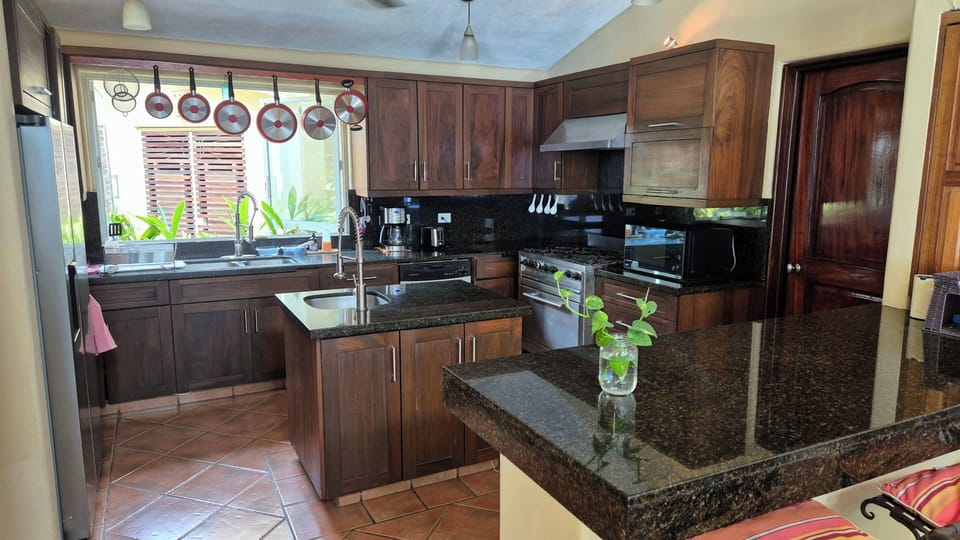 Shared full kitchen