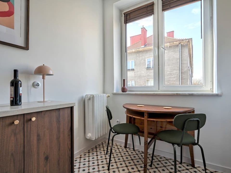 Kitchen with Dining Area | Book Now with RENTUJEMY.COM