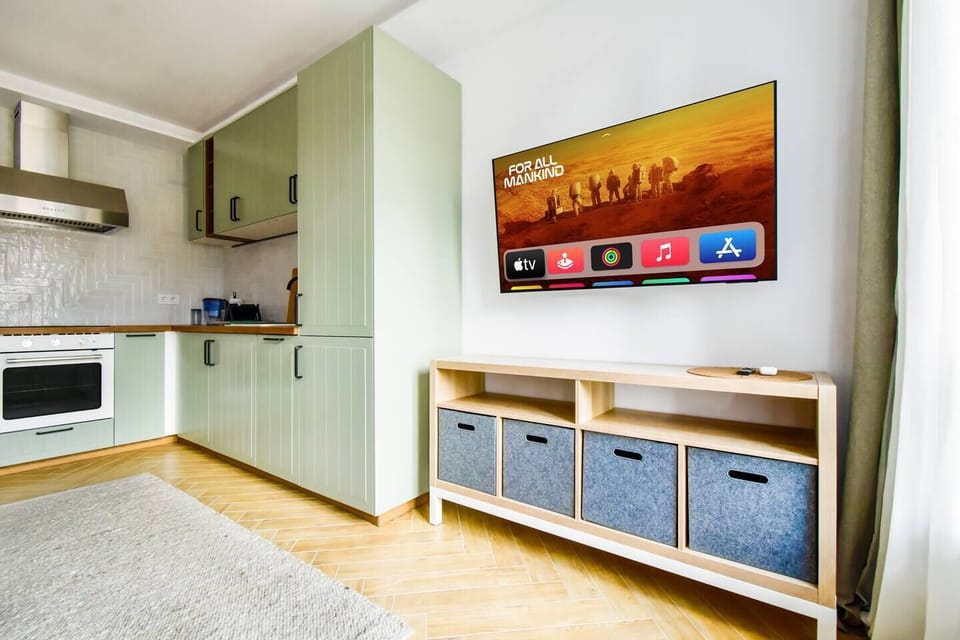 Cook, relax, or binge your favorite shows – this space does it all in cozy style.
👉 Book now and enjoy functionality with flair.