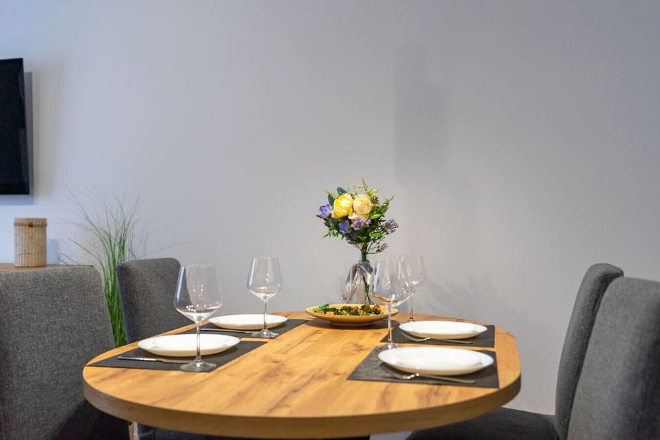 Comfortable Dining Area Perfect for Four | RENTUJEMY