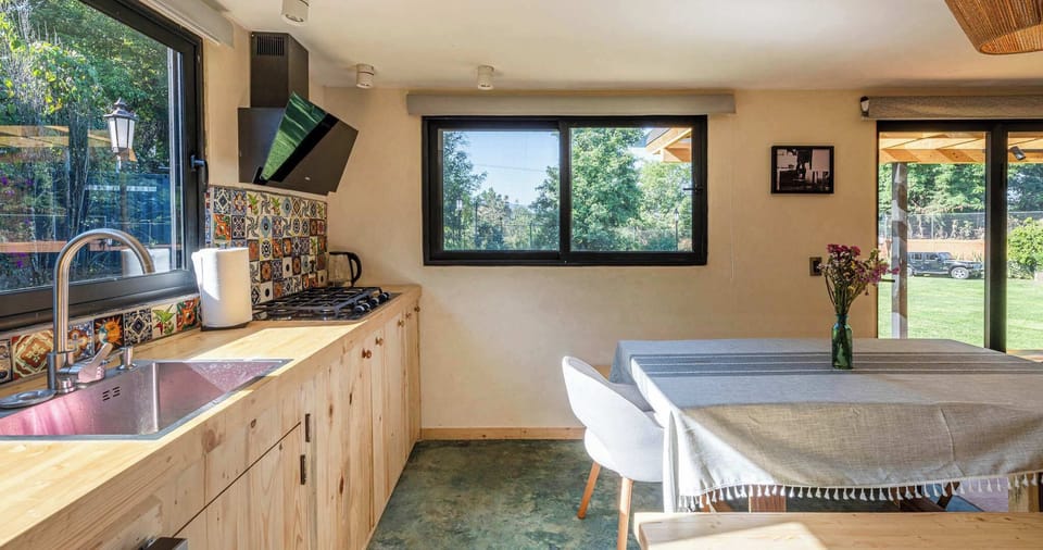 Comedor privado con cocina completa 