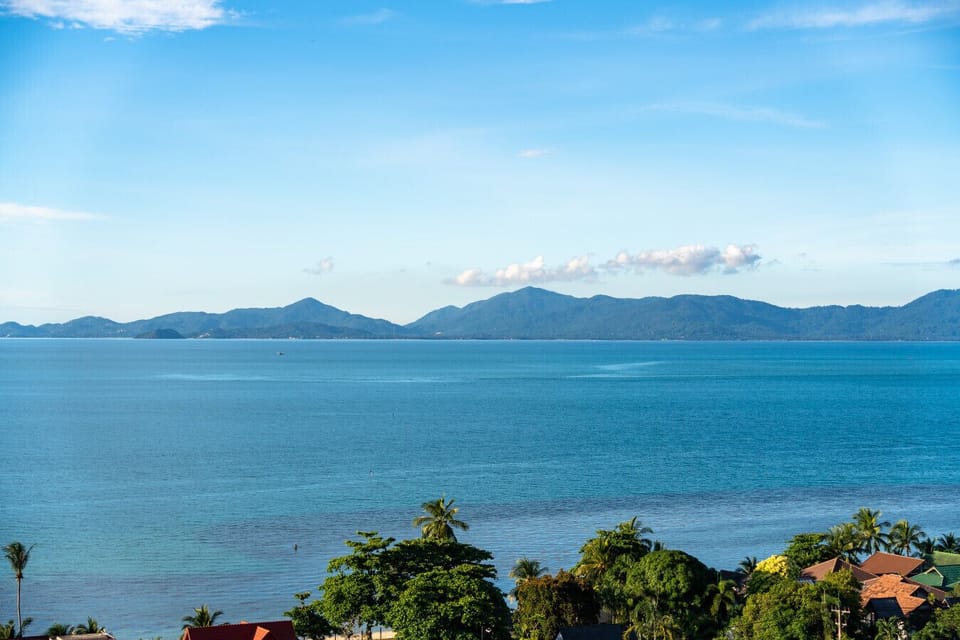 Endless blue on the horizon – enjoy breathtaking panoramic sea views from your private apartment.