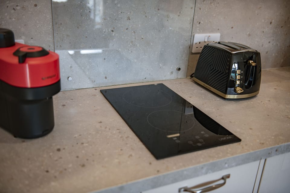 Ground floor: Well-equipped kitchen