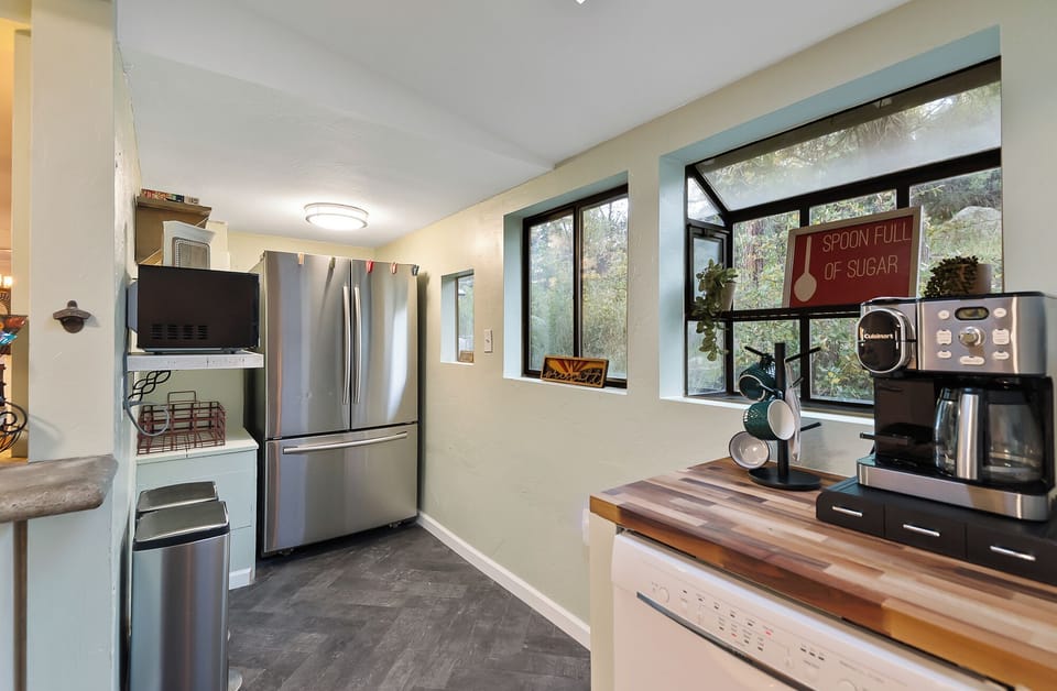 A full size fridge, freezer, and microwave allow you to heat up, chill out, and enjoy your stay.