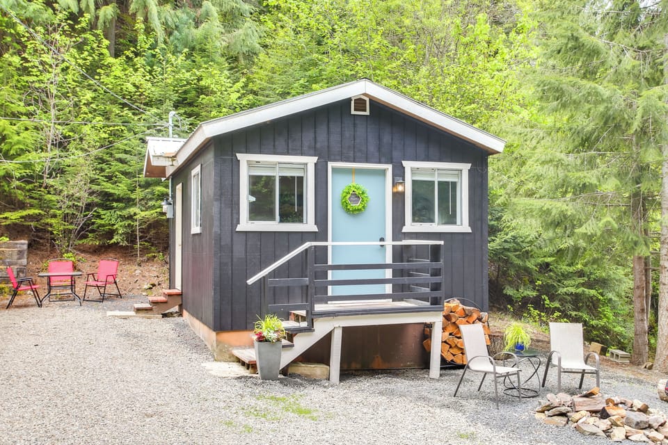 Avery Vacation Rental | Studio | 1BA | 600 Sq Ft | 4 Steps to Enter