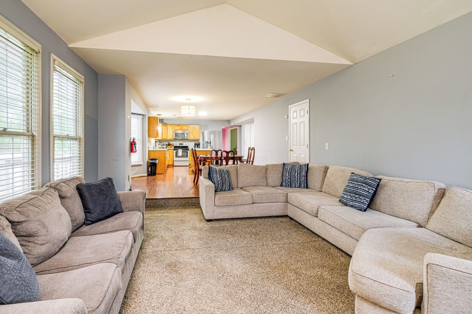 Living Room | Free WiFi | Smart TV | Fireplace | 1st Floor