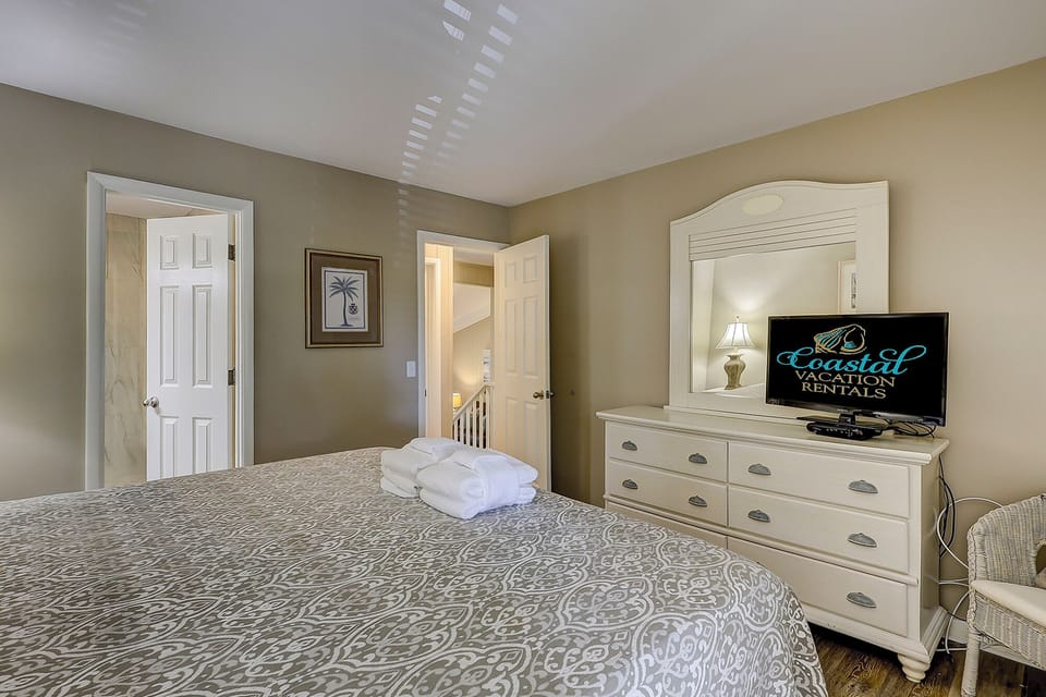 Bedroom 3 - king bed with flat screen tv and ensuite bathroom.