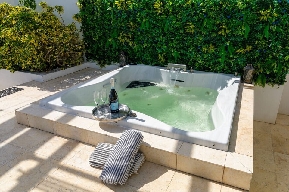 rooftop jacuzzi