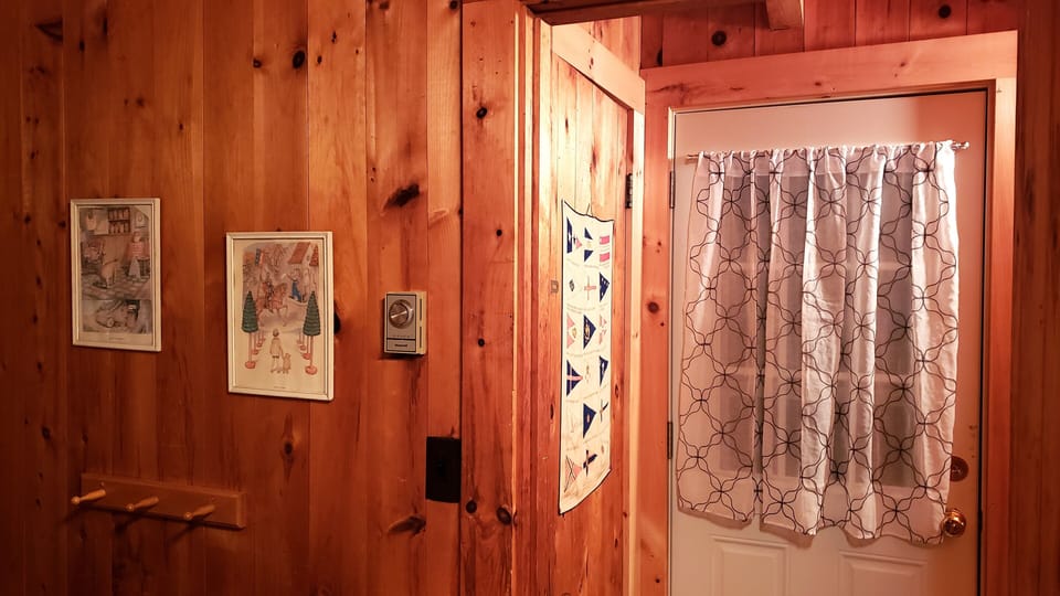 twin green bedroom 3