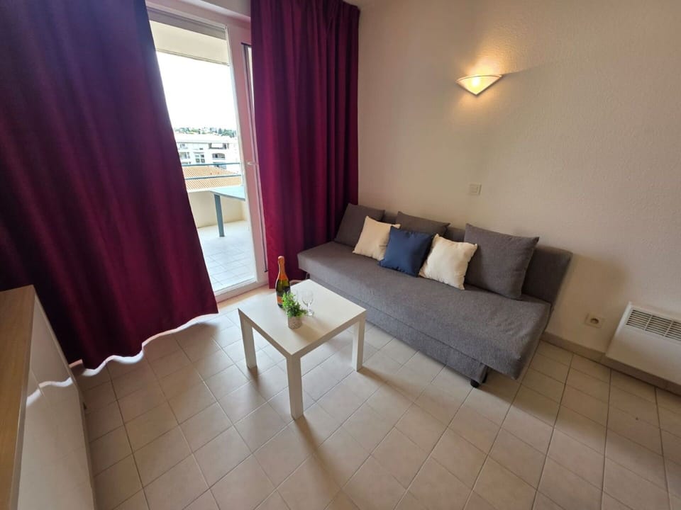 Flooring, Floor, Interior Design, Apartment, Wood Stain, Hotel, Resort, Wood Flooring, Balcony