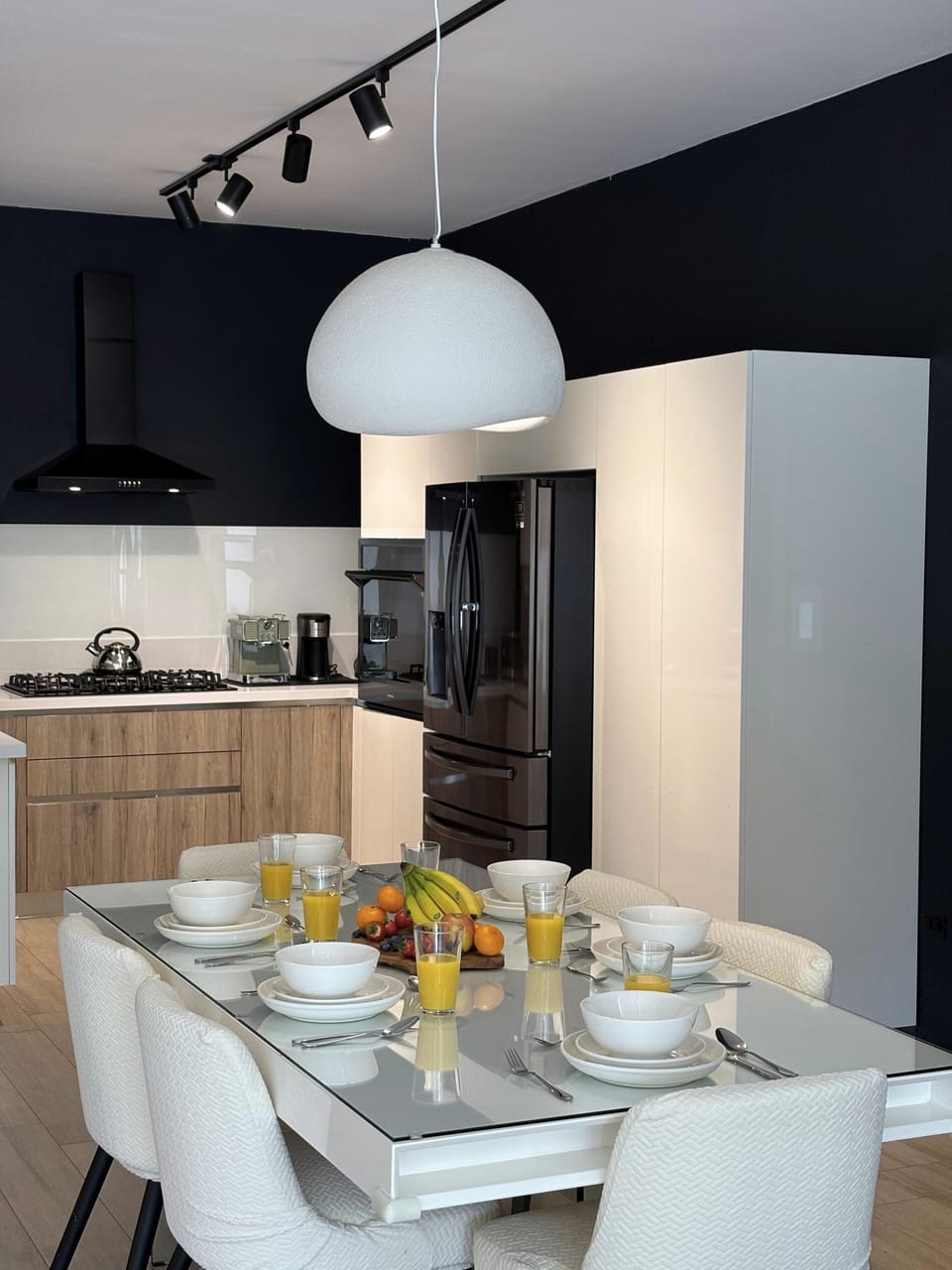 Dining area 1