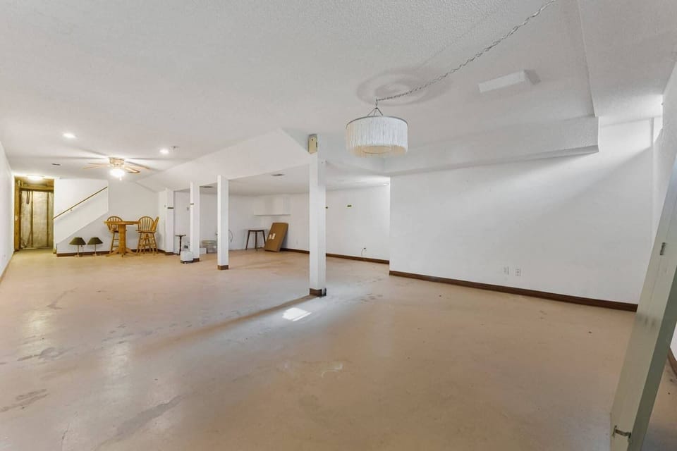 Kids and teens can claim this massive open-concept basement as their own private hangout. There is plenty of open floor space for group workouts, games, or extra storage.