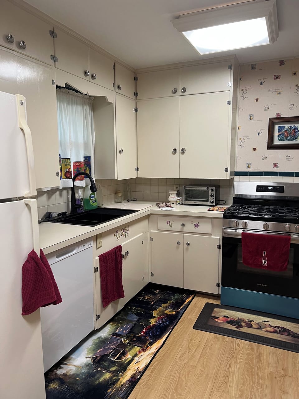 Gas oven/stove with built in air fryer