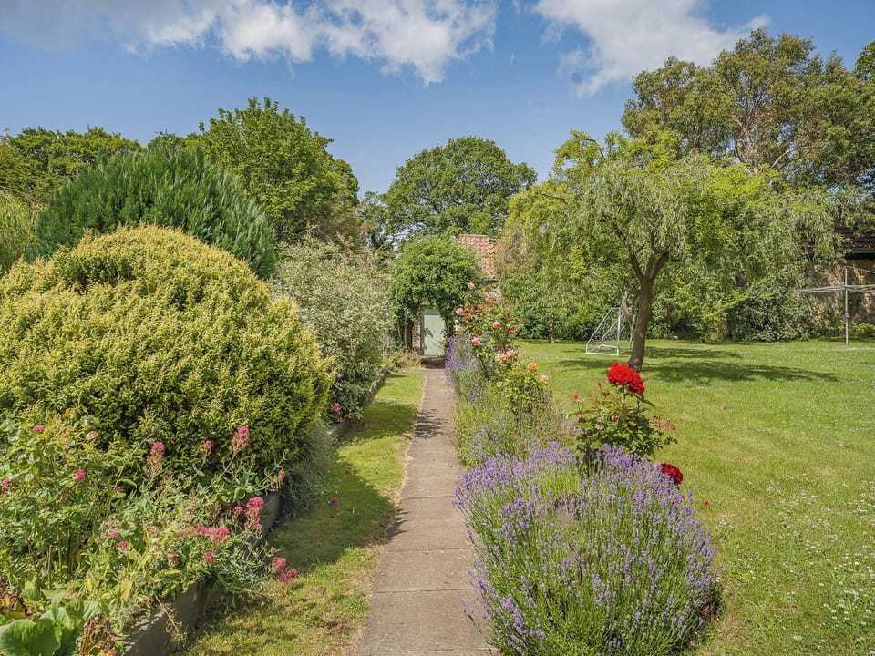 Garden | Winfields Manor, Prestonpans