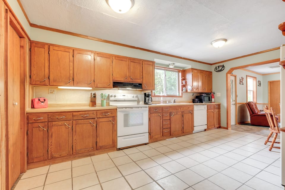 Kitchen | 2-Story House | Self Check-In