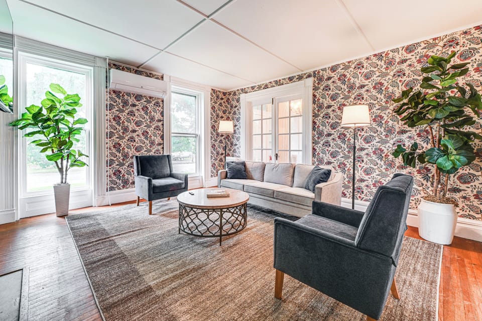 Union Springs Vacation Rental | 5BR | 3BA | 2,968 Sq Ft | Step to Enter