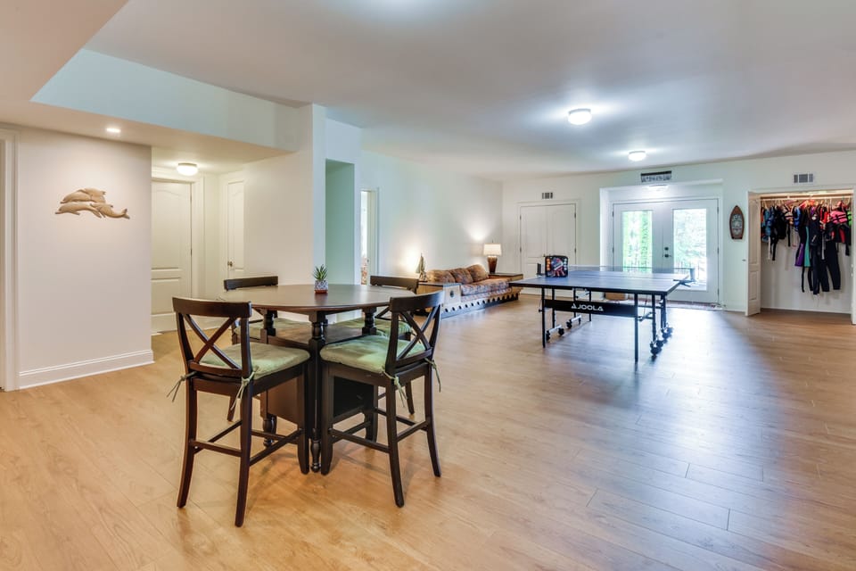 Game Room | Ping-Pong Table | Pool Table | Basement