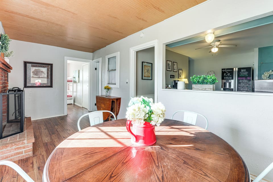 Dining Room | Dishware/Flatware Provided