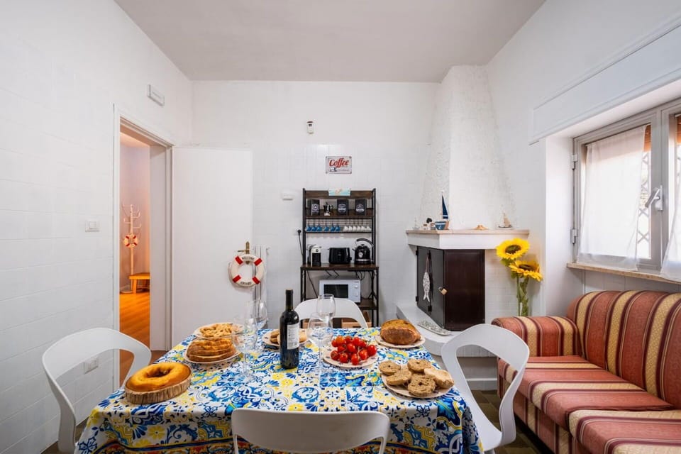 Autumn, Dining Room, Spring, Summer, Winter