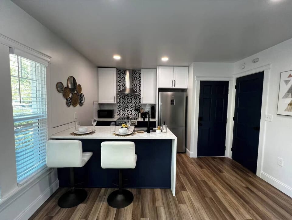 Enjoy cooking in this well-appointed kitchen space