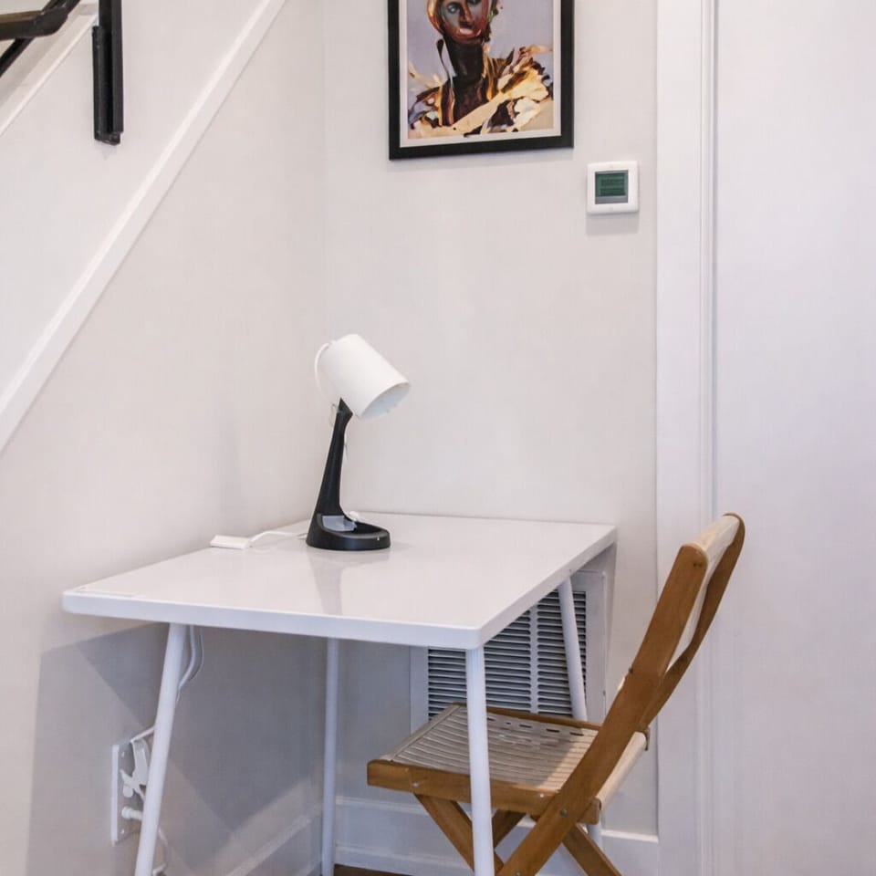 Bright workspace with good lighting for working guests.