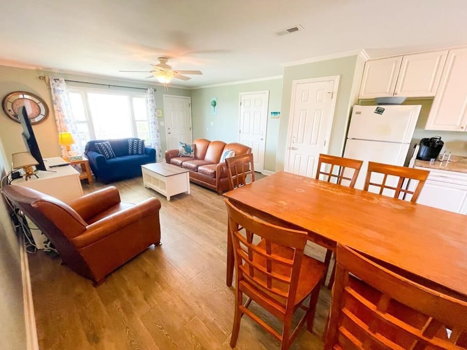 Living dining area