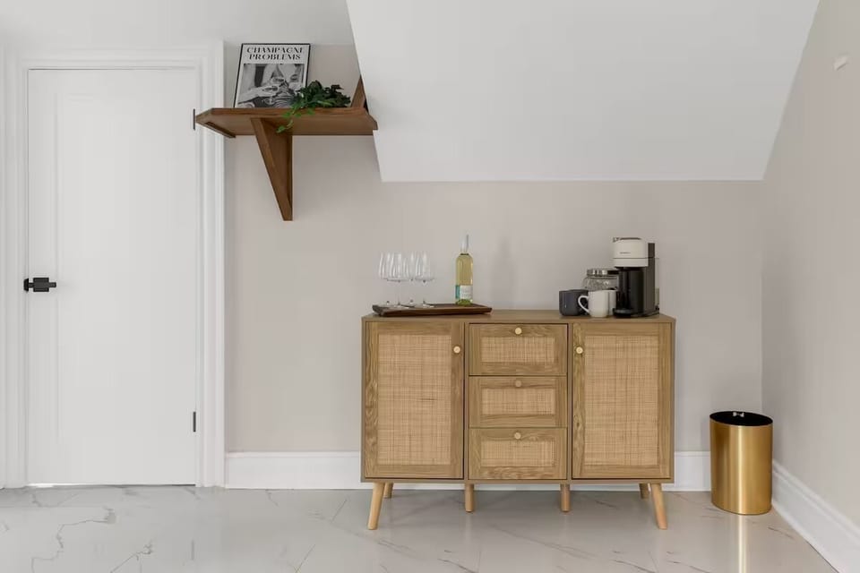 Kitchen, Coffee bar